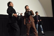 ボールを投げる登壇者たち。