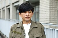 「駐在刑事」より、長谷川朝晴演じる岩淵真一。
