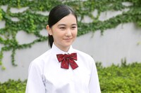 「駐在刑事」より、山口まゆ演じる緒方ひかり。