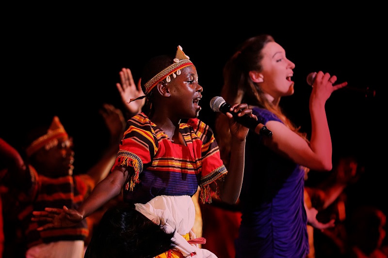 アフリカと東北の子供が音楽で心をひとつに「シンプル・ギフト」公開