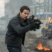 マーク・ウォールバーグ主演、22マイルの護送作戦描く「マイル22」特報公開