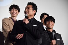 前列左から八木将康、天野浩成。