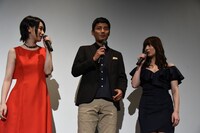 左から行平あい佳、毎熊克哉、百合沙。