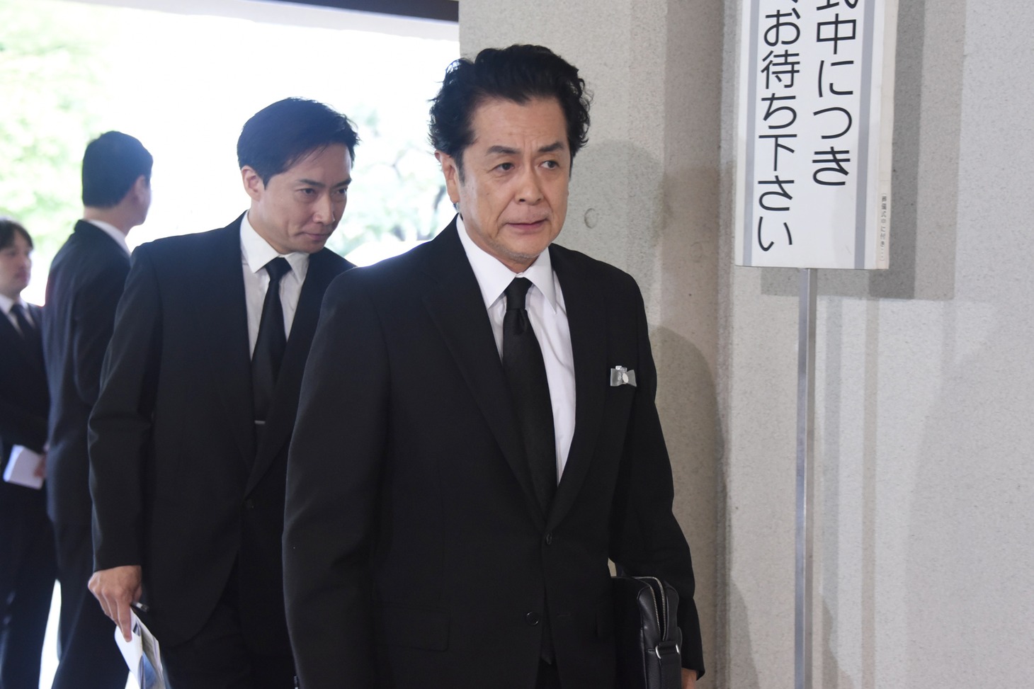 長谷川初範