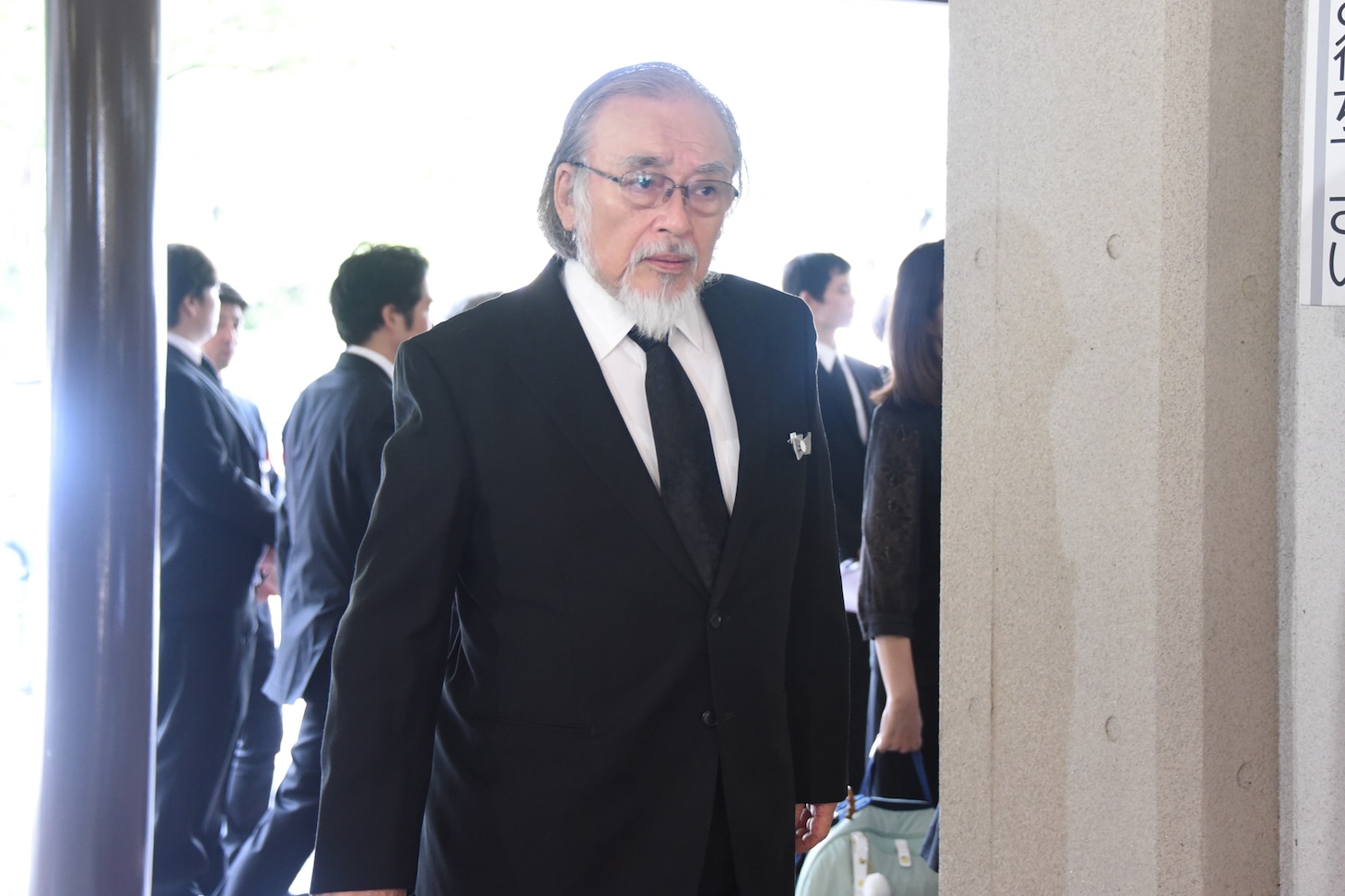 横内正