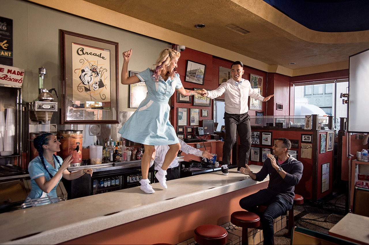 アヴィーチーの楽曲流れる「アメリカン・ミュージック・ジャーニー」予告編