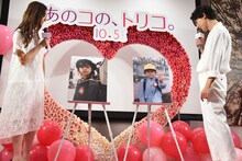 幼少期の写真を公開した新木優子（左）と吉沢亮（右）。