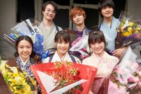 「ちはやふる －結び－」キャスト。前列左から上白石萌音、広瀬すず、優希美青。後列左から森永悠希、矢本悠馬、佐野勇斗。