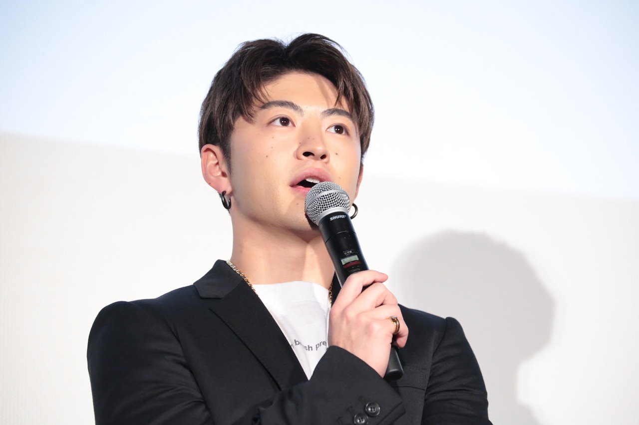 佐野玲於
