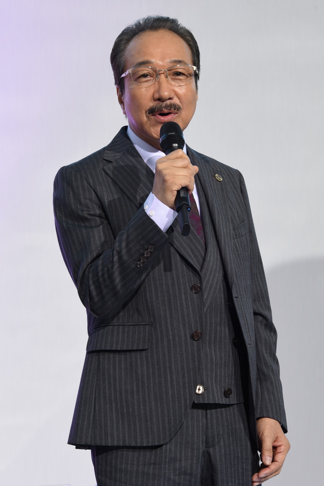小日向文世