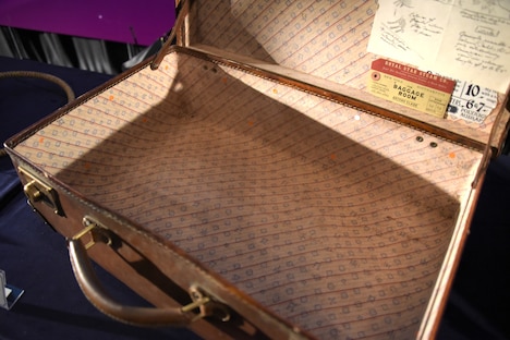 ニュートのトランクの底。