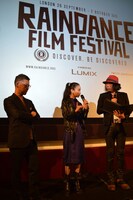 第26回レインダンス映画祭にて「生きてるだけで、愛。」Q&Aの様子。