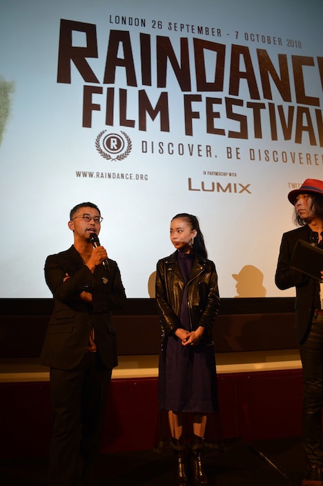 第26回レインダンス映画祭にて「生きてるだけで、愛。」Q&Aの様子。