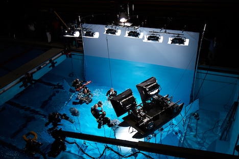 「シーマスター ダイバー300M」PR映像のメイキング写真。