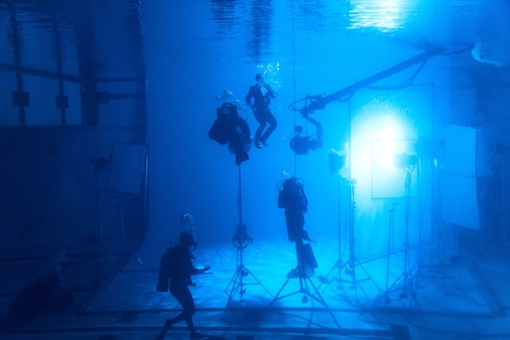 「シーマスター ダイバー300M」PR映像のメイキング写真。