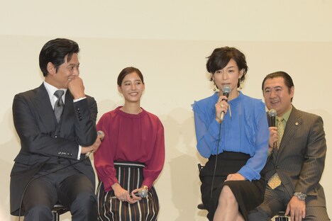 連続ドラマ「SUITS／スーツ」記者会見の様子。