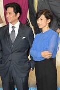 左から織田裕二、鈴木保奈美。