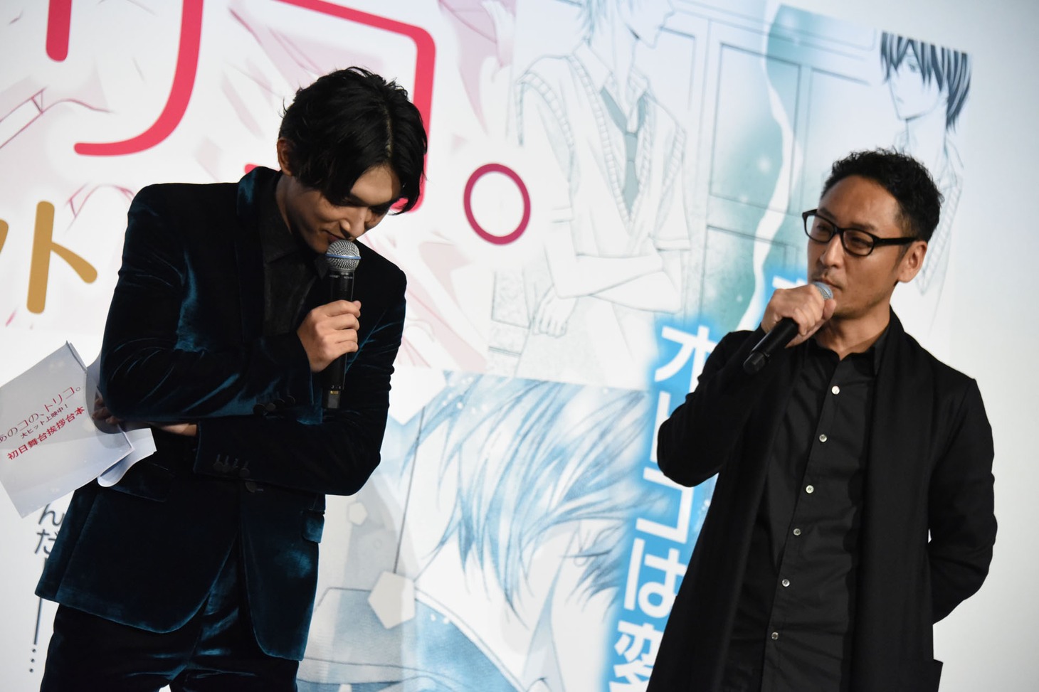 宮脇亮（右）の話に相づちを打つMC・吉沢亮（左）。