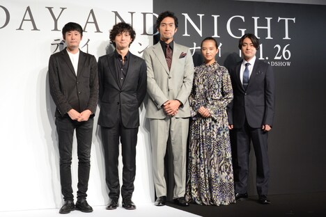 「デイアンドナイト」完成披露報告会見の様子。