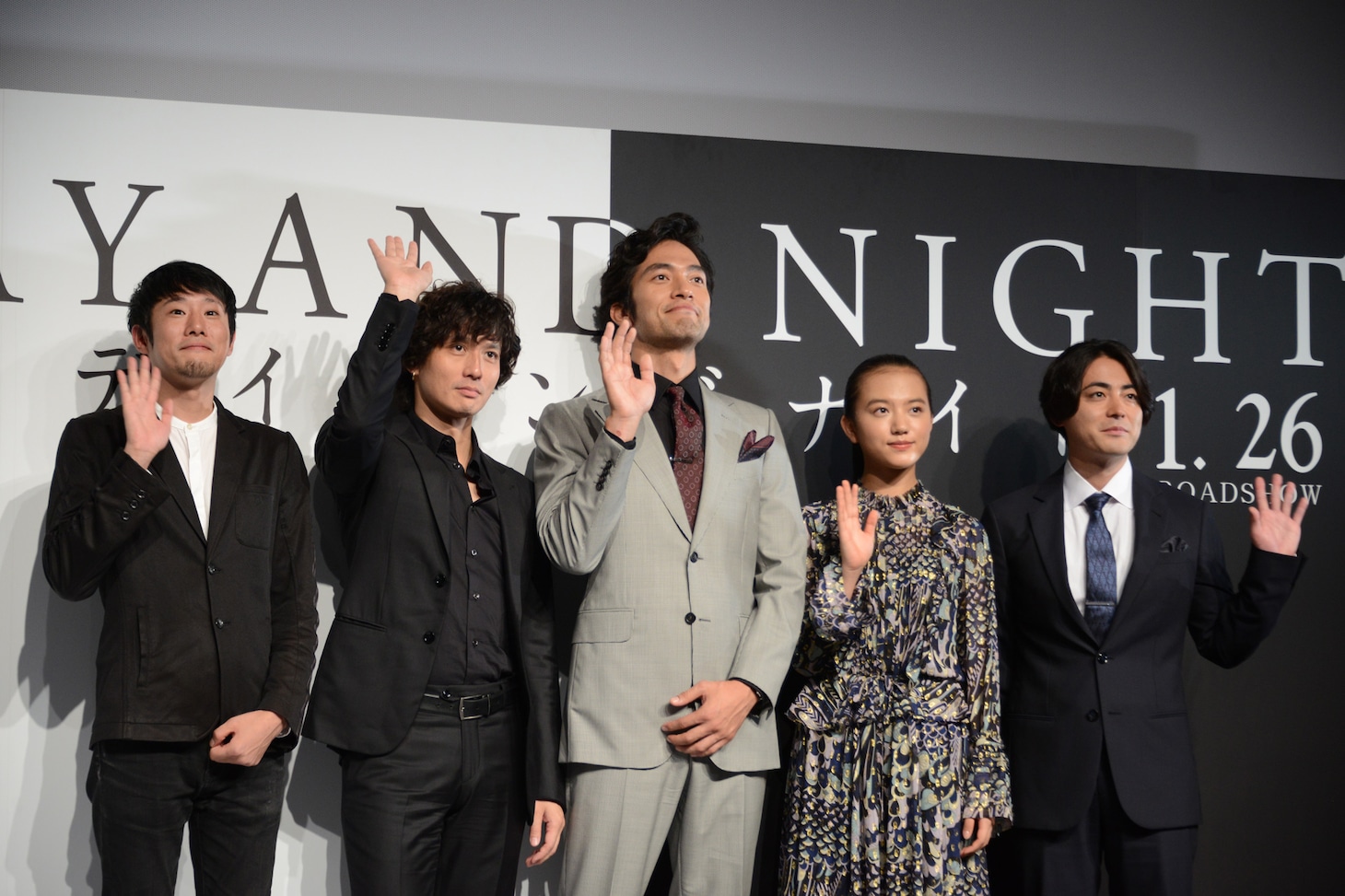 「デイアンドナイト」完成披露報告会見の様子。左から藤井道人、安藤政信、阿部進之介、清原果耶、山田孝之。