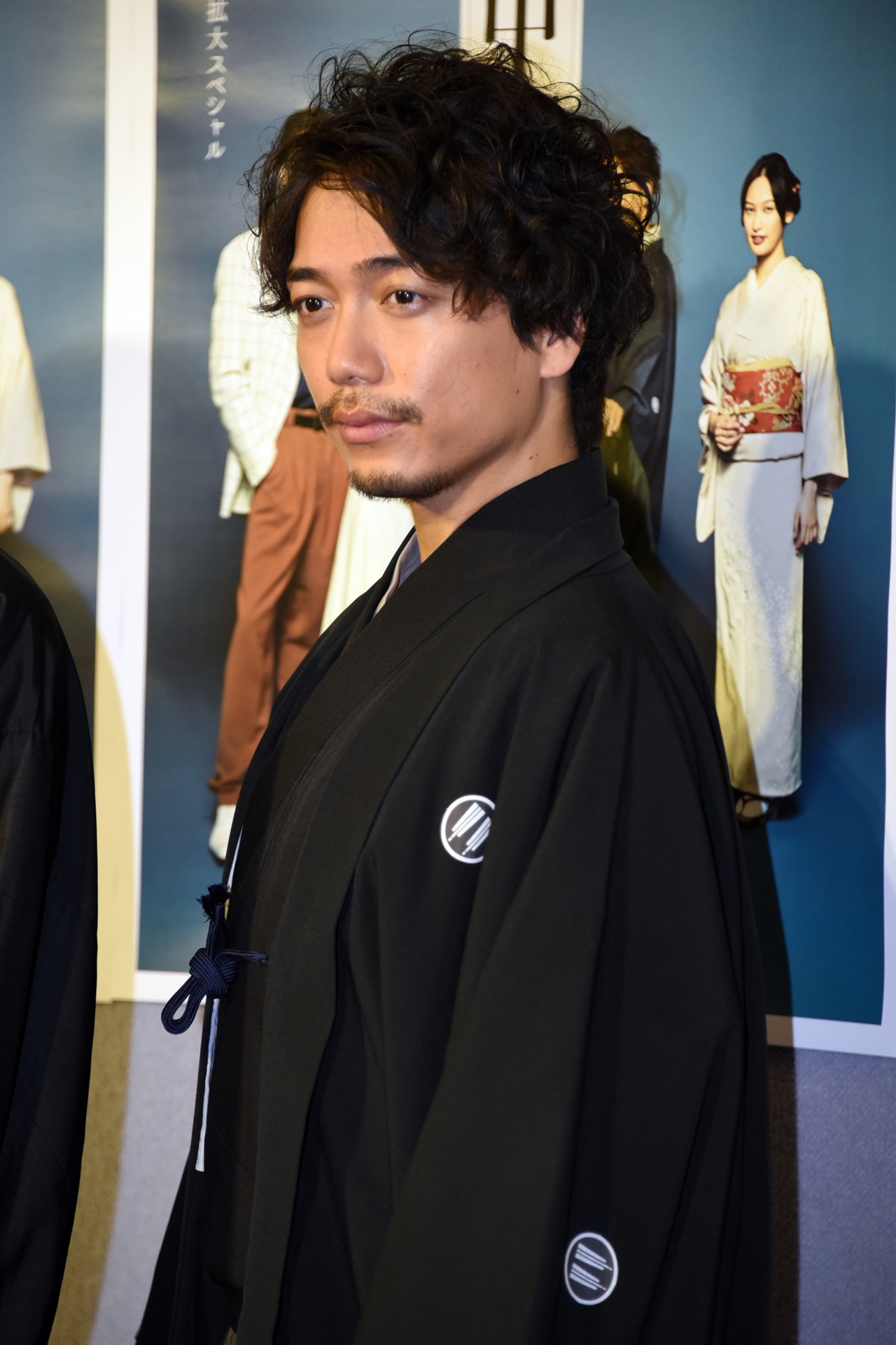 山崎育三郎