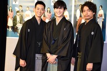 ドラマ「昭和元禄落語心中」試写会の様子。左から竜星涼、岡田将生、山崎育三郎。