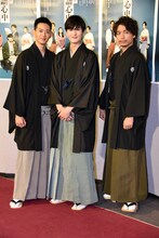 ドラマ「昭和元禄落語心中」試写会の様子。左から竜星涼、岡田将生、山崎育三郎。