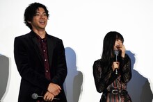 山田裕貴と齋藤飛鳥。