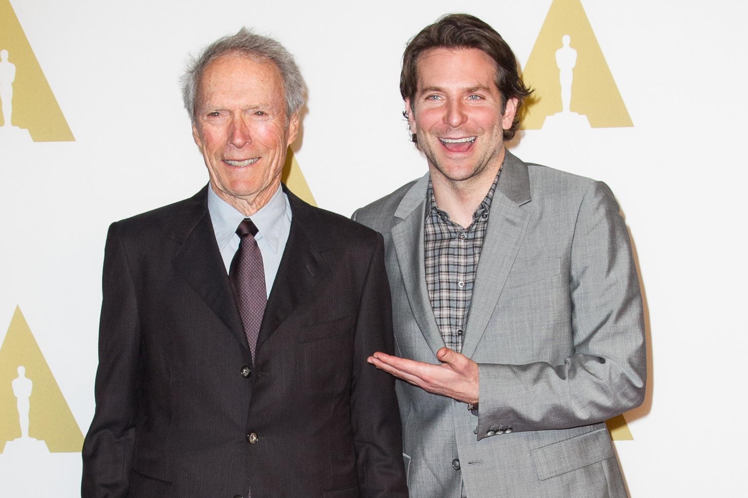 左からクリント・イーストウッド、ブラッドリー・クーパー（写真提供：Sipa USA / John Salangsang / SIPA / Newscom / ゼータ イメージ）。