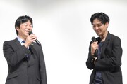 左から瀬川晶司、松田龍平。