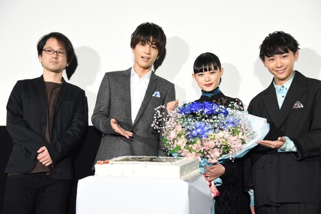 左から柴山健次監督、岩田剛典、杉咲花、須賀健太。