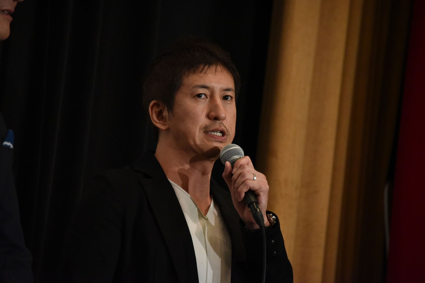 佐向大