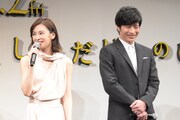 左から北川景子、田中圭。