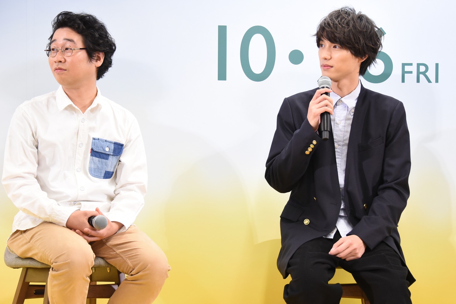 左から前野朋哉、福士蒼汰。