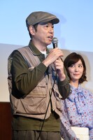 左から板尾創路、石橋杏奈。