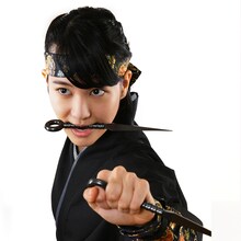 花影香音演じるユウ。