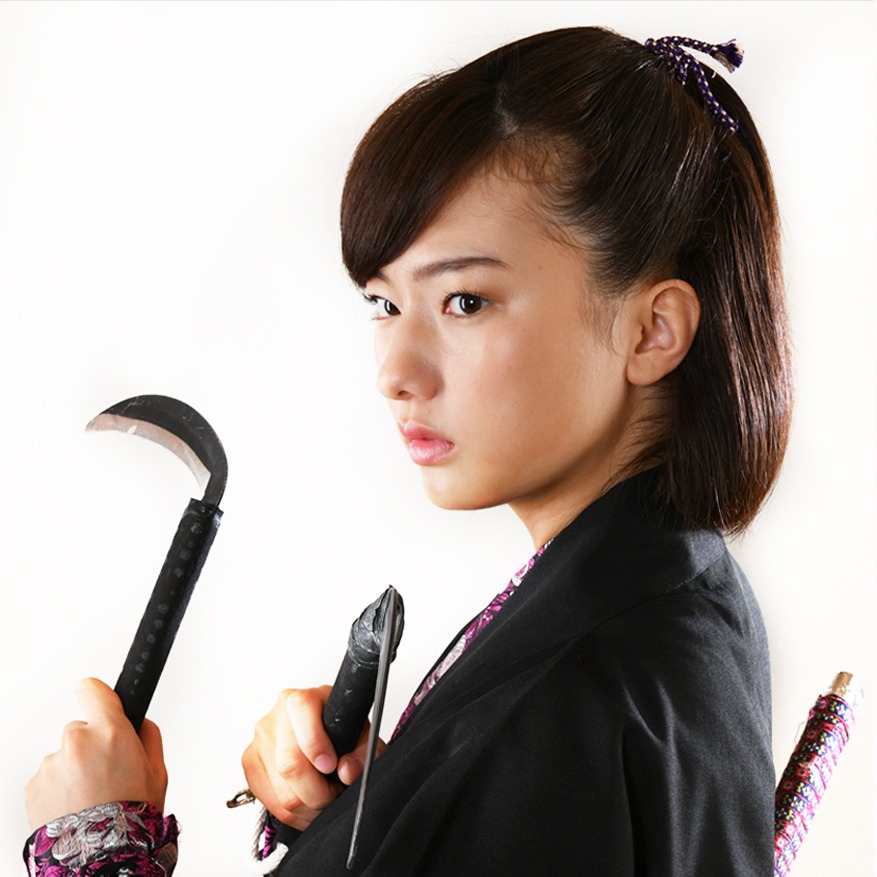 搗宮姫奈演じるヒロ。