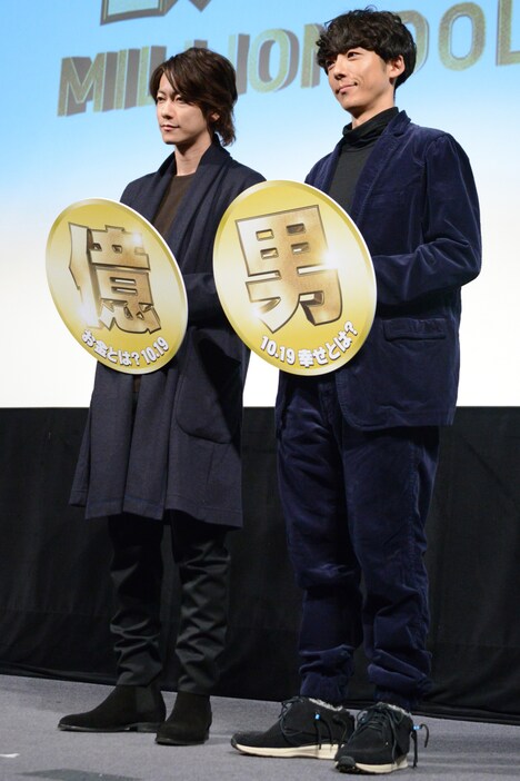 左から佐藤健、高橋一生。