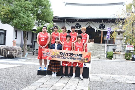 「走れ！T校バスケット部」大ヒット祈願イベントの様子。