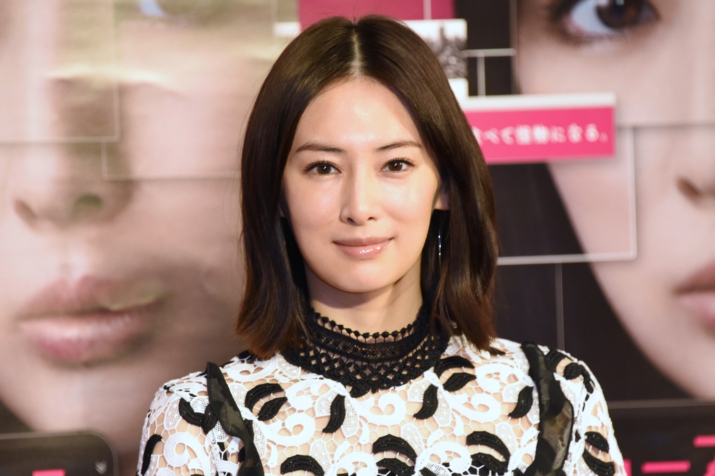 ドラマ「フェイクニュース」記者会見に出席した北川景子。
