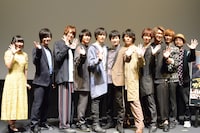 「BD～明智探偵事務所～」初日舞台挨拶の様子。左から的場華鈴、森勇翔、しだっくす、あつし、寺坂頼我、小澤廉、飯山裕太、奥山ピーウィー、IGU、中島拓斗、名倉良祐。