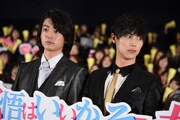 左から伊藤健太郎、中川大志。