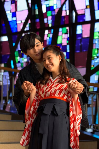 「あのコの、トリコ。」エンドロールより、大正時代の恋人を演じる頼（奥）と雫（手前）。