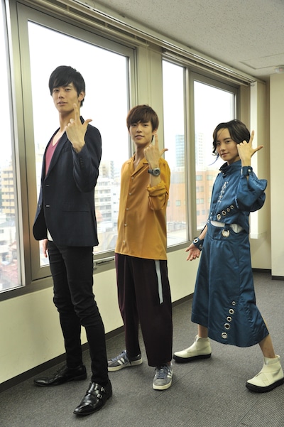 左から岩永徹也、奥野壮、板垣李光人。