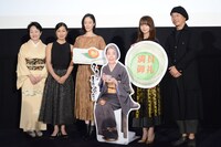 「日日是好日」初日舞台挨拶の様子。