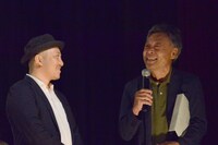 左から白石和彌、急遽登壇した高間賢治。