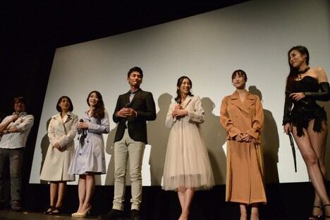 “秋の装い”に身を包んだ登壇者たち。