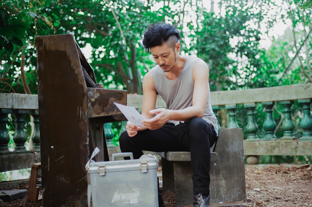 クリストファー・ドイルが共同監督務めた「宵闇真珠」オダギリジョーらの新写真公開