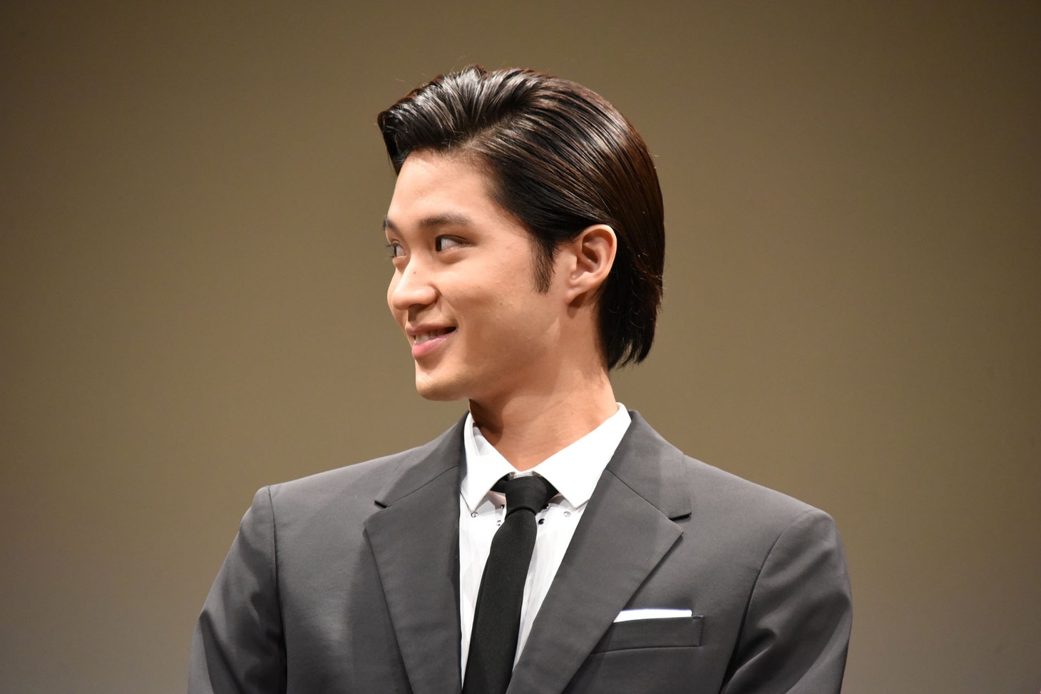 磯村勇斗