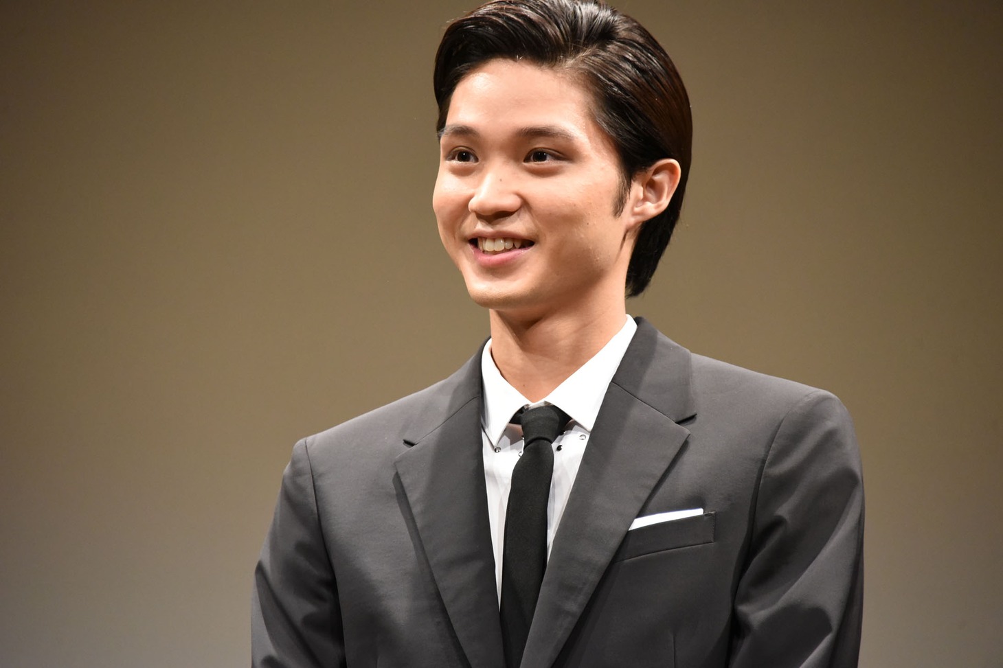 磯村勇斗
